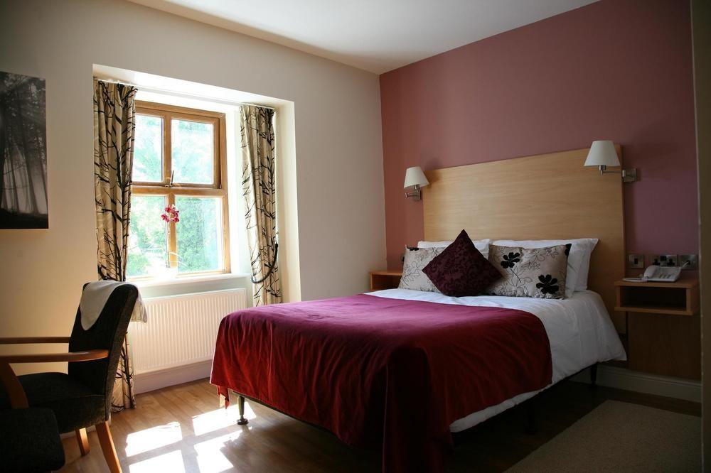 The Coach House Hotel Oranmore Exterior photo